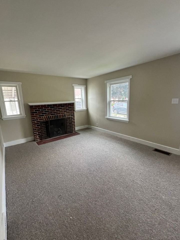 262 Mcknight St - Photo 3 of 9