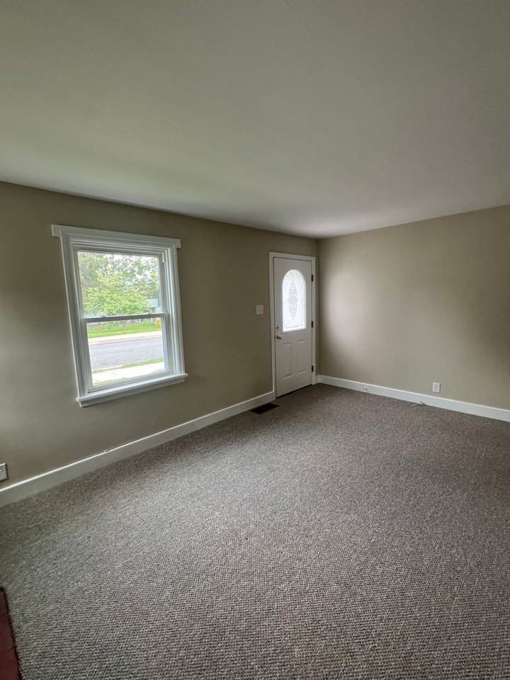 262 Mcknight St - Photo 4 of 9