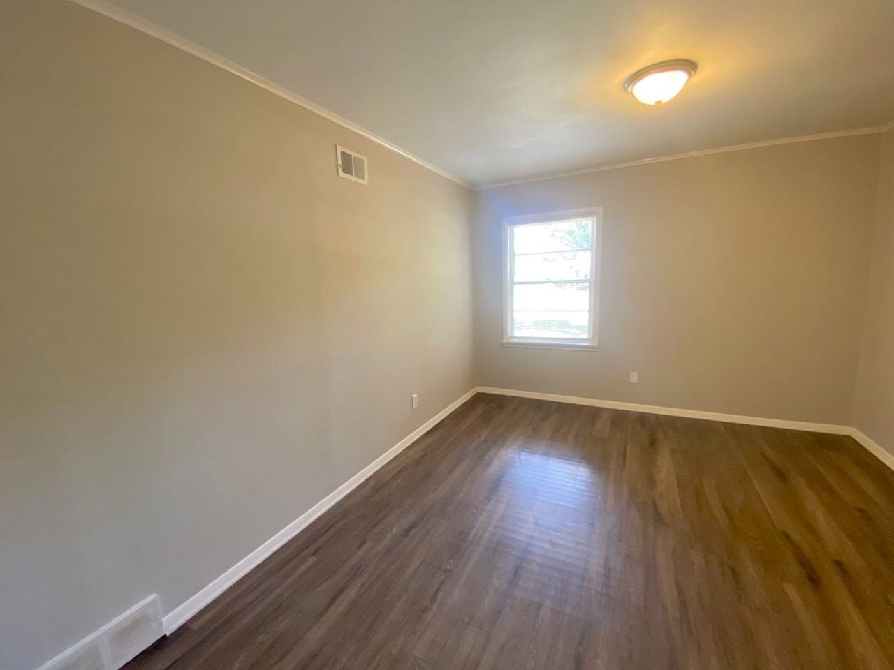 1729 Dorrie Ln - Photo 3 of 10