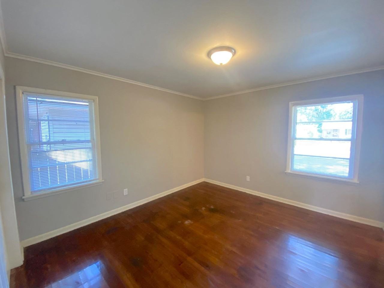 1729 Dorrie Ln - Photo 5 of 10