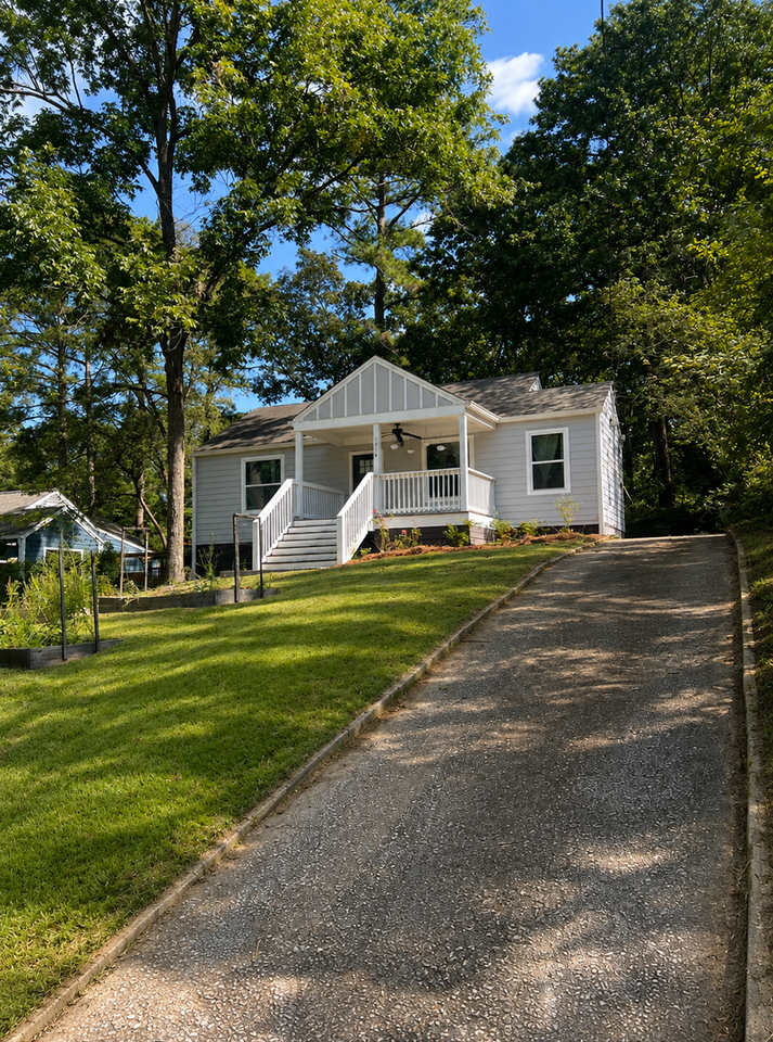 1614 Terry Mill Rd Se - Photo 2 of 10