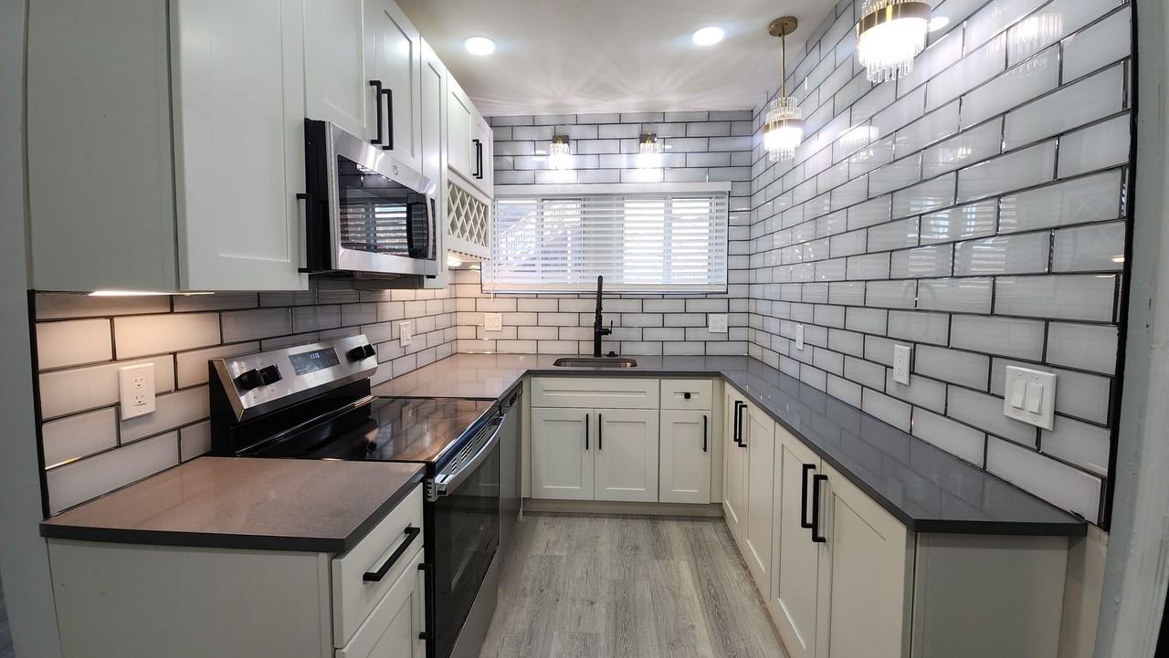 7556-7560 Byron Pl - Photo 4 of 28