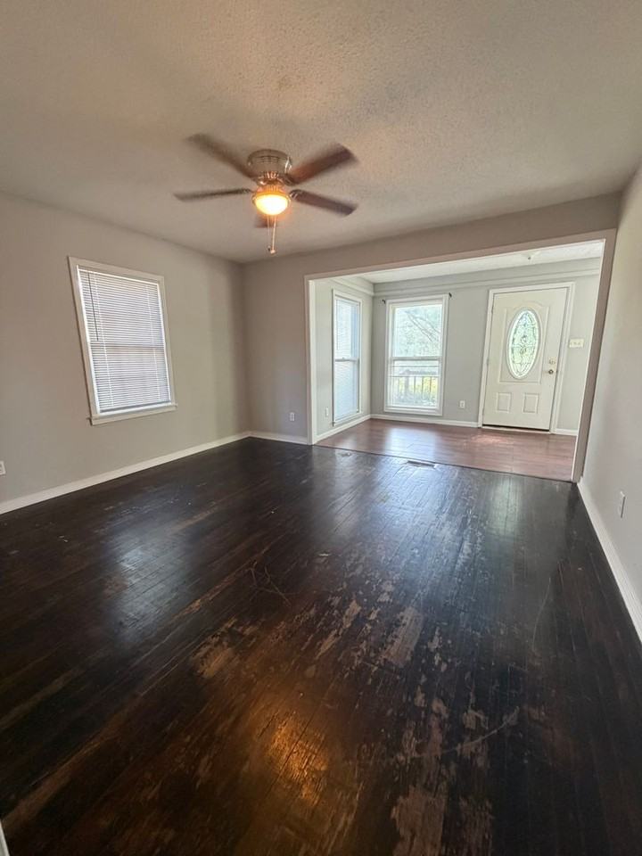 615 Chester Levee Rd - Photo 2 of 11