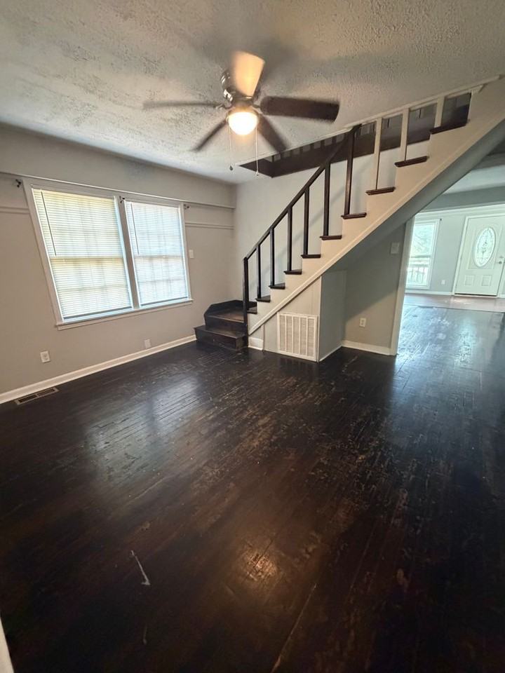 615 Chester Levee Rd - Photo 3 of 11