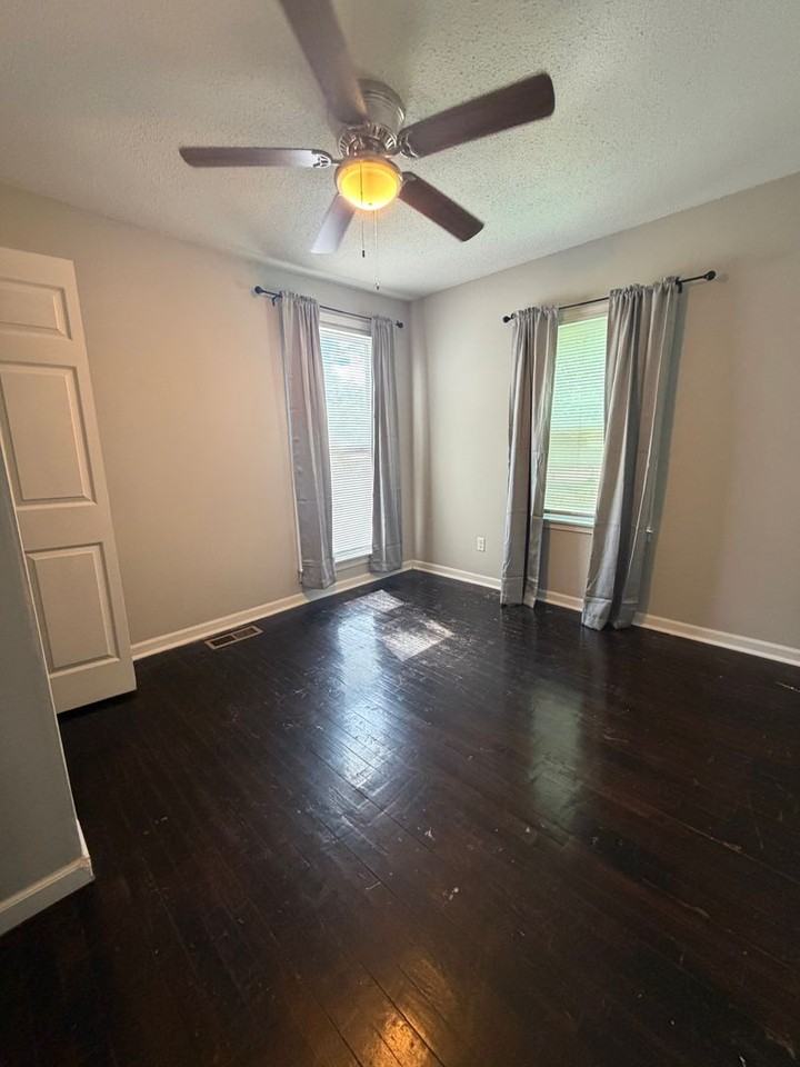 615 Chester Levee Rd - Photo 4 of 11