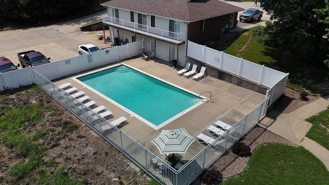 837 Southwest Blvd - Photo 2 of 19