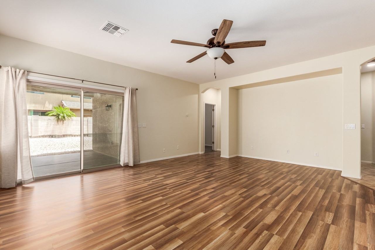 15165 N 146th Ave - Photo 4 of 33