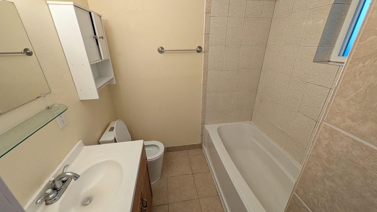 2713 Diamond St - Photo 2 of 5
