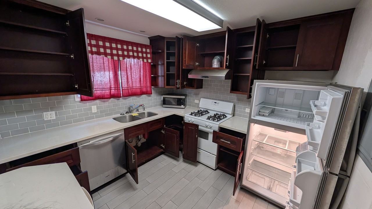 2713 Diamond St - Photo 3 of 5