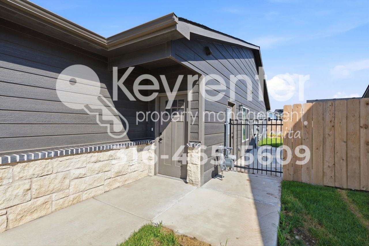 12826 W Red Rock St - Photo 2 of 18