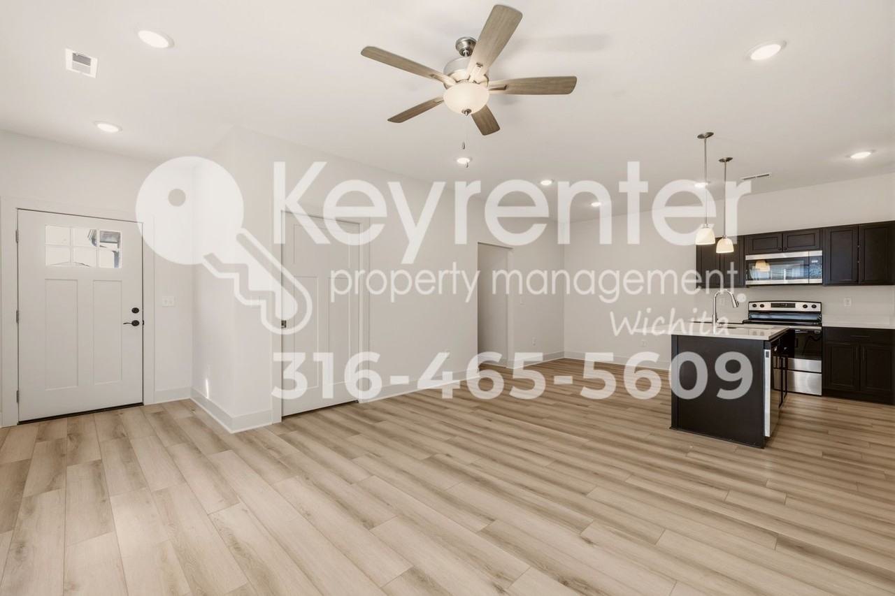 12826 W Red Rock St - Photo 6 of 18