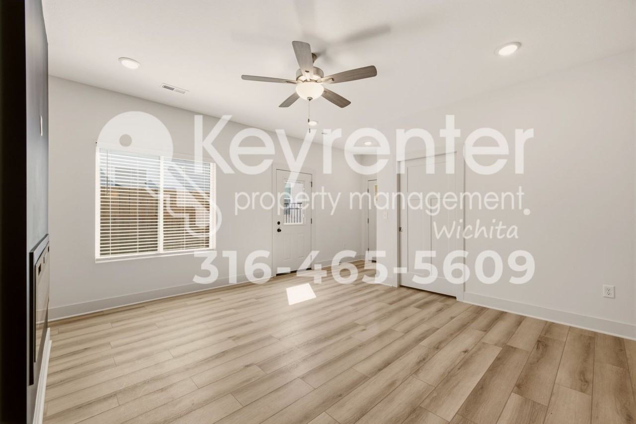 12826 W Red Rock St - Photo 7 of 18