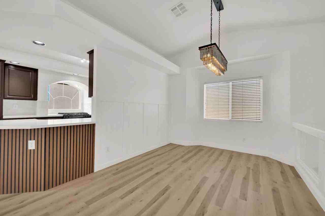 8449 Kettledrum St - Photo 4 of 34