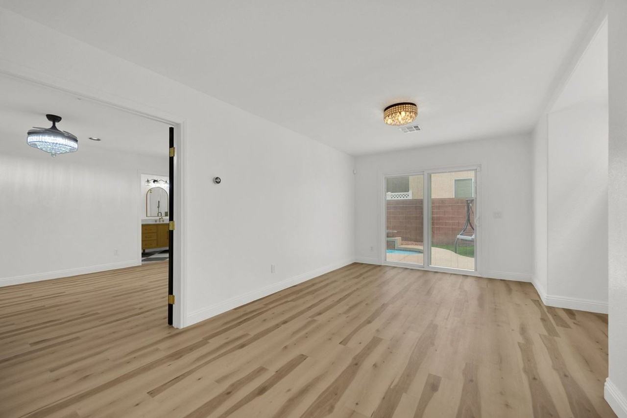 8449 Kettledrum St - Photo 7 of 34