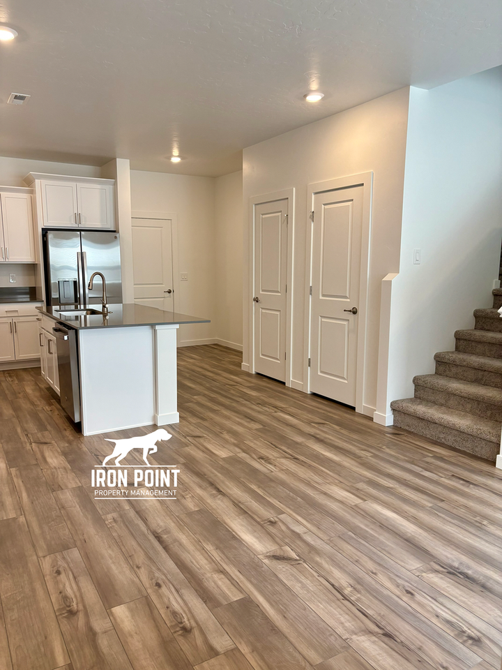 4237 W Flint Dr - Photo 4 of 46