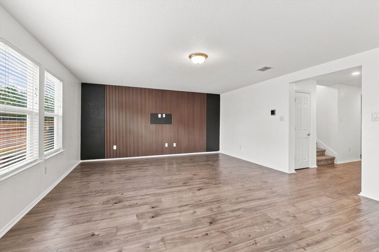 6523 Wind Arbor - Photo 5 of 35