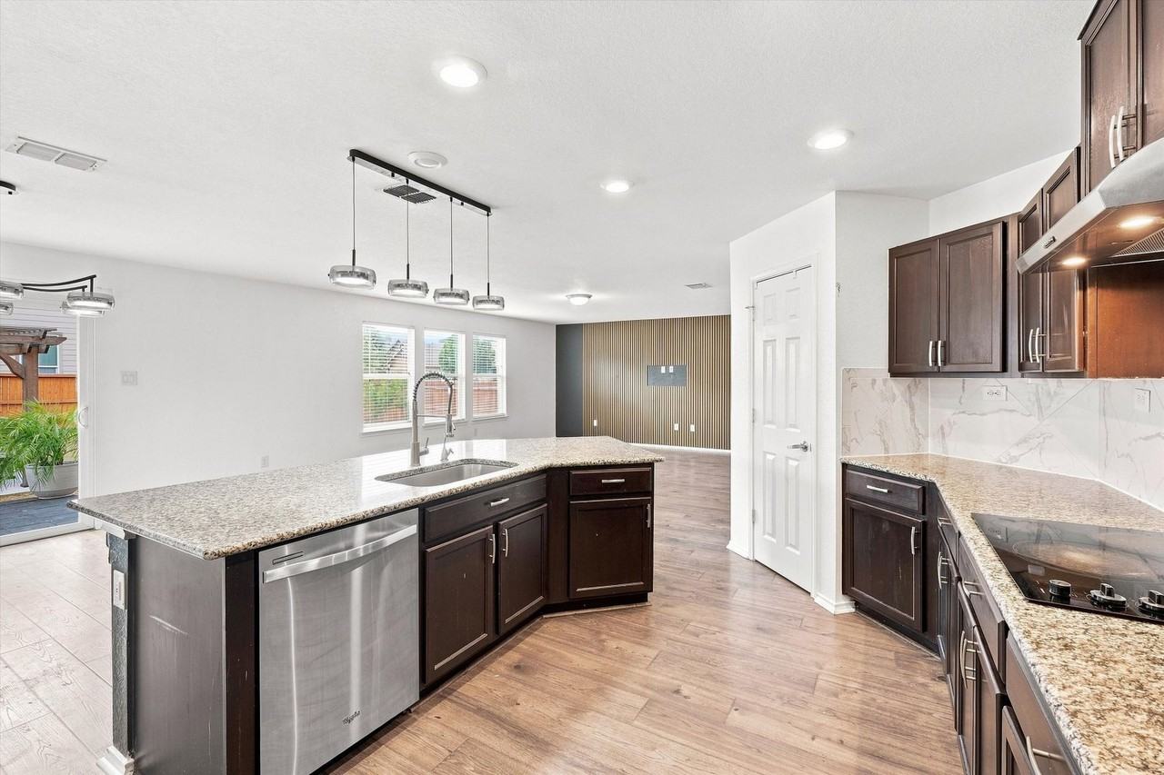 6523 Wind Arbor - Photo 7 of 28