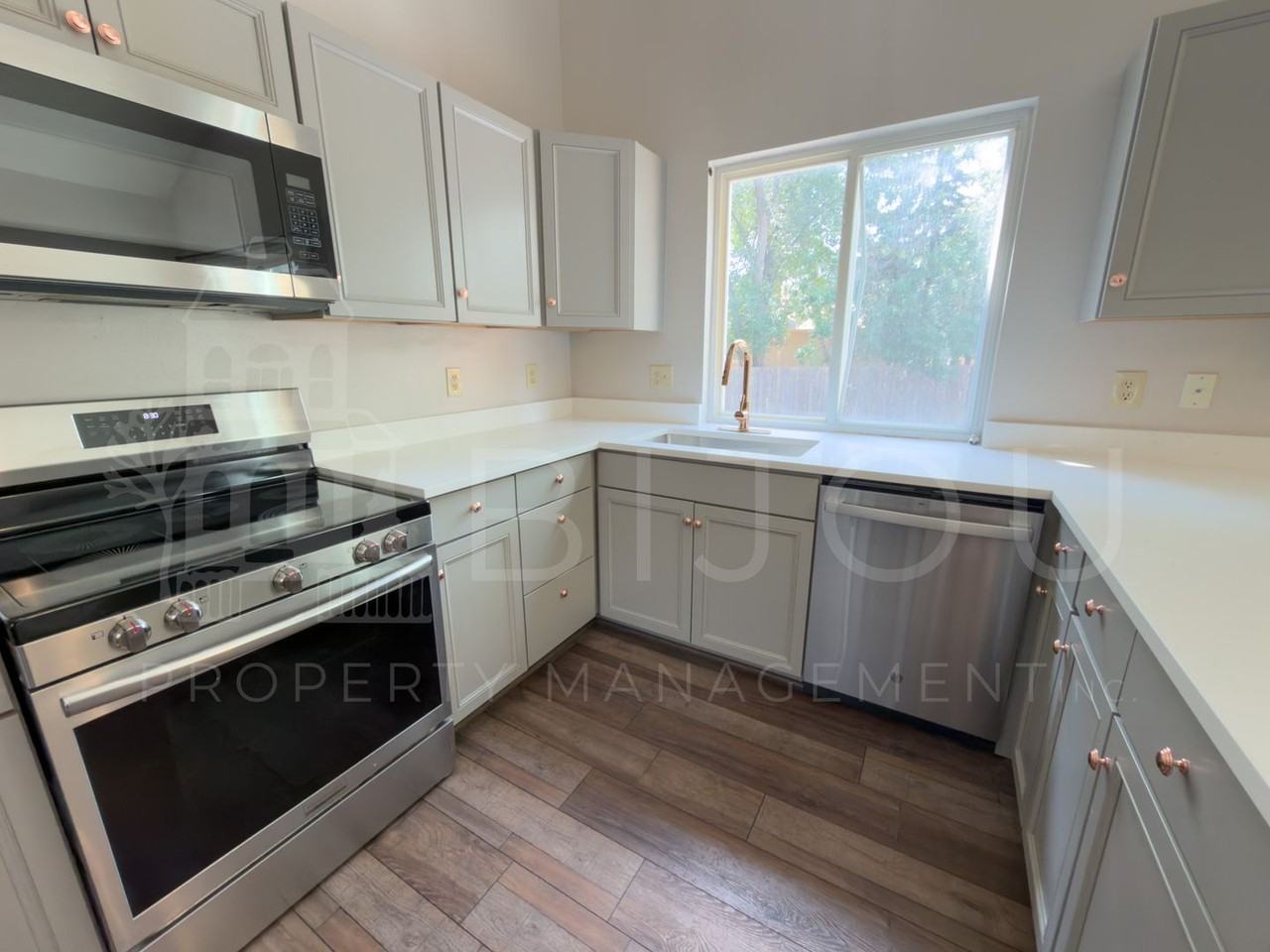 963 Bayfield Way - Photo 5 of 18