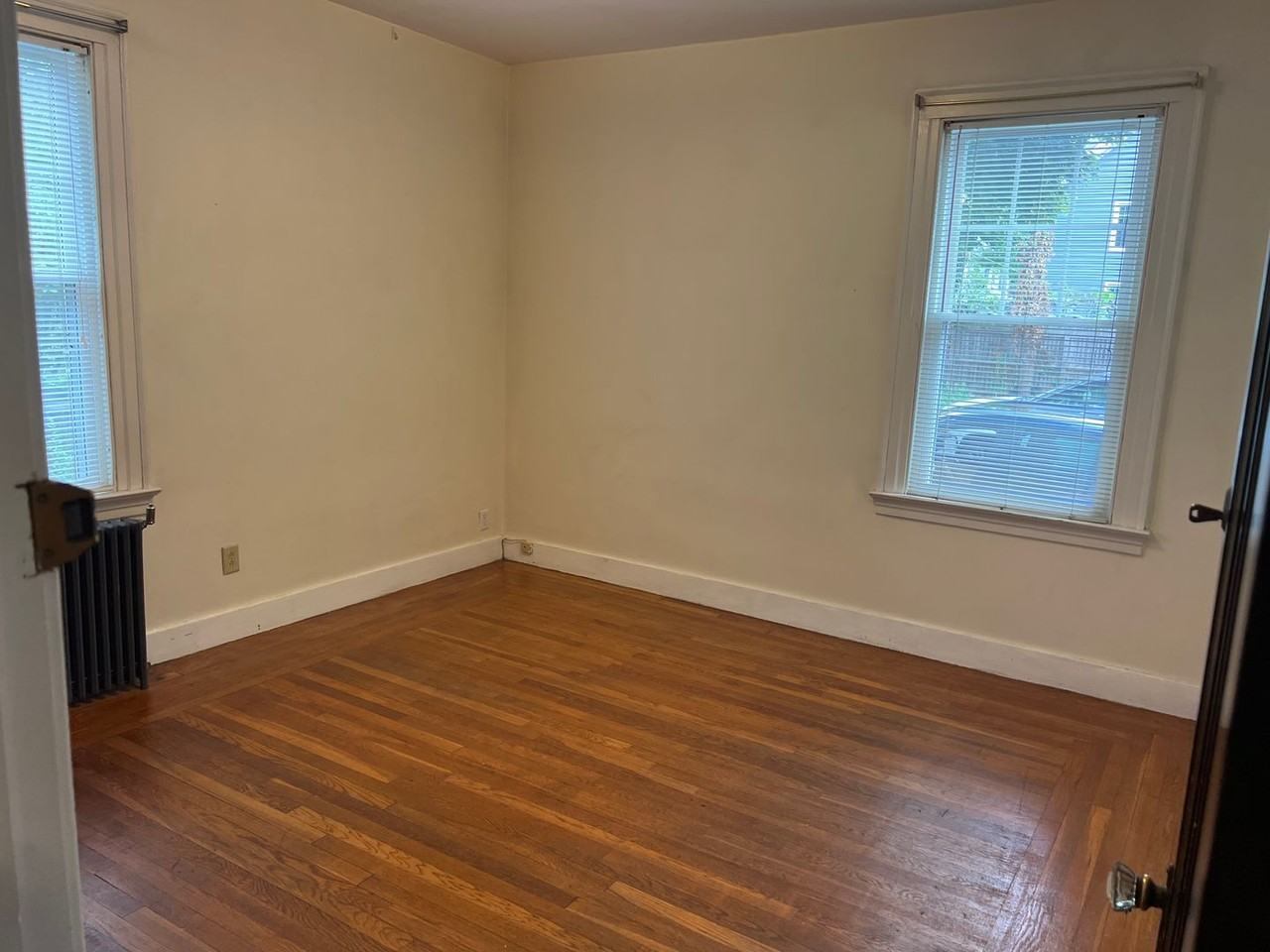 27 Cottage St - Photo 5 of 8