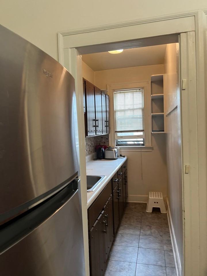 27 Cottage St - Photo 6 of 8