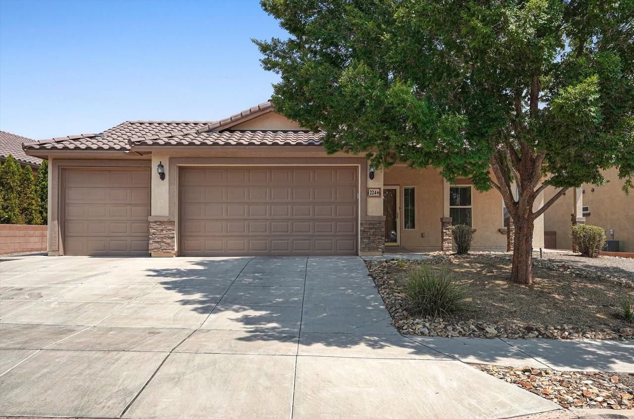 224 Valle Alto Dr Ne - Photo 2 of 41