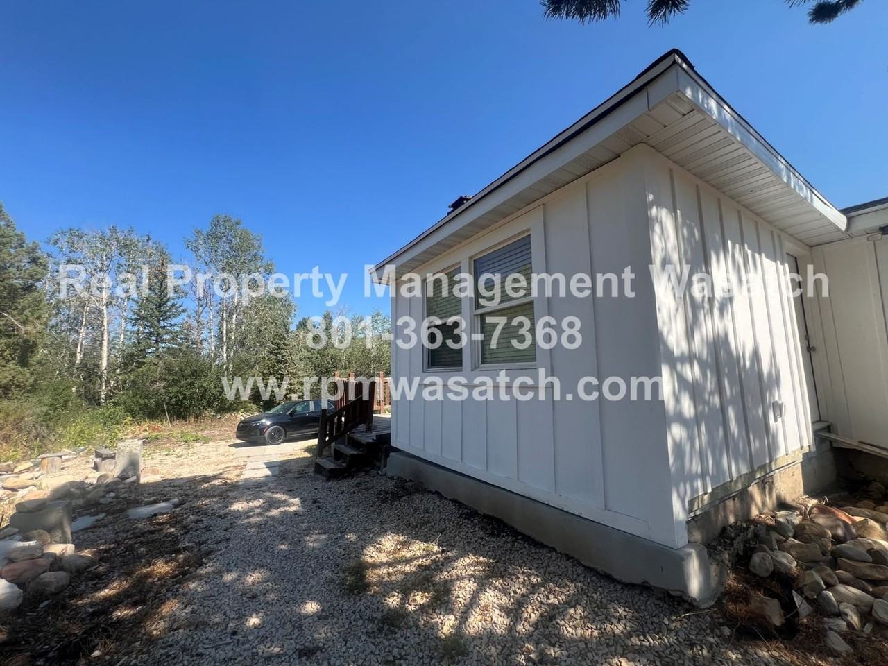 1388 Country Ln - Photo 2 of 49