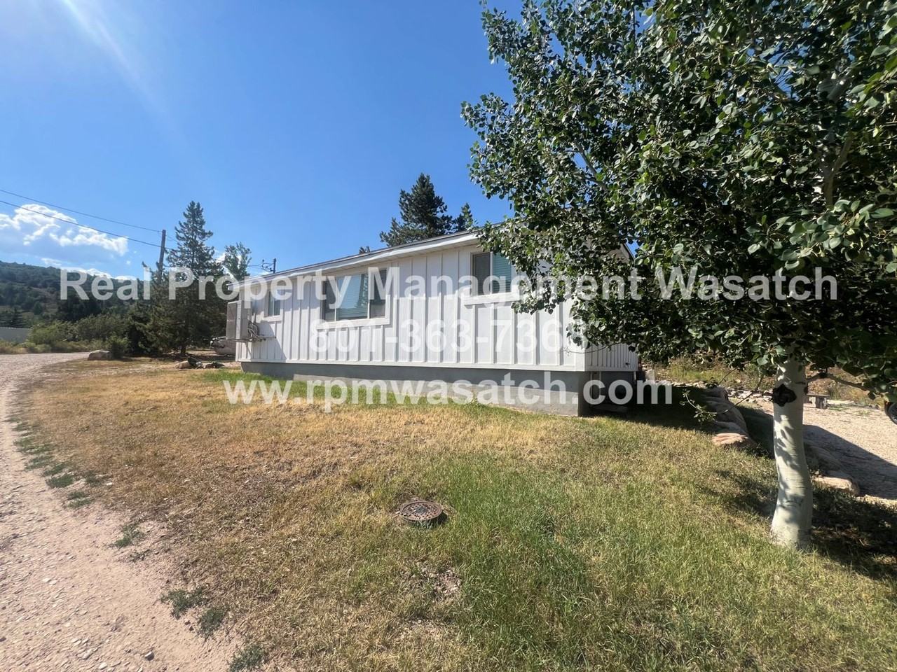 1388 Country Ln - Photo 3 of 49