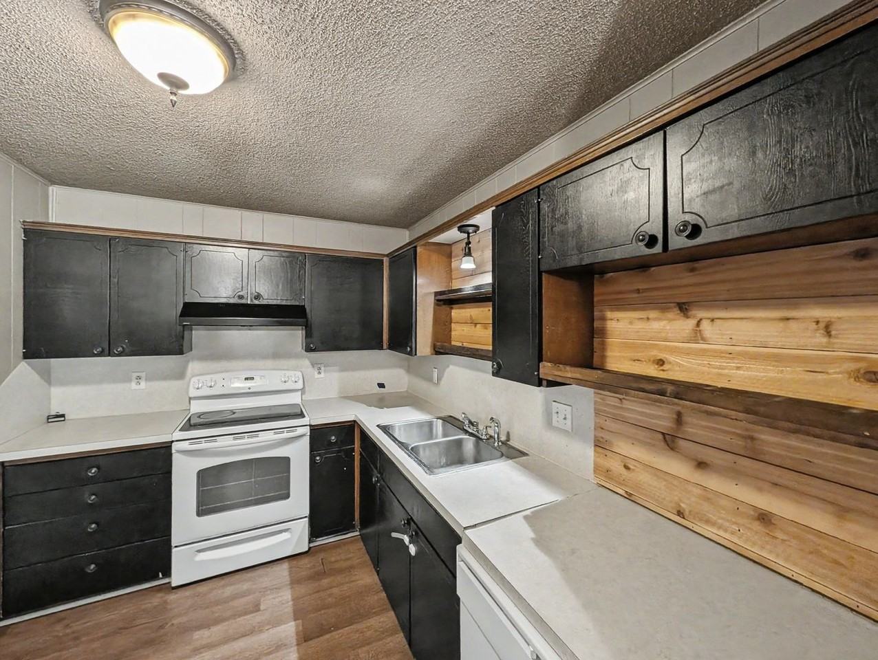 16 Evesham Ln - Photo 7 of 21