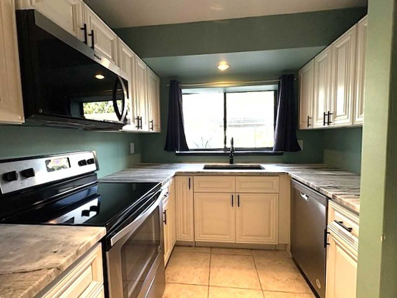 14 Fair Oaks Cir - Photo 3 of 17