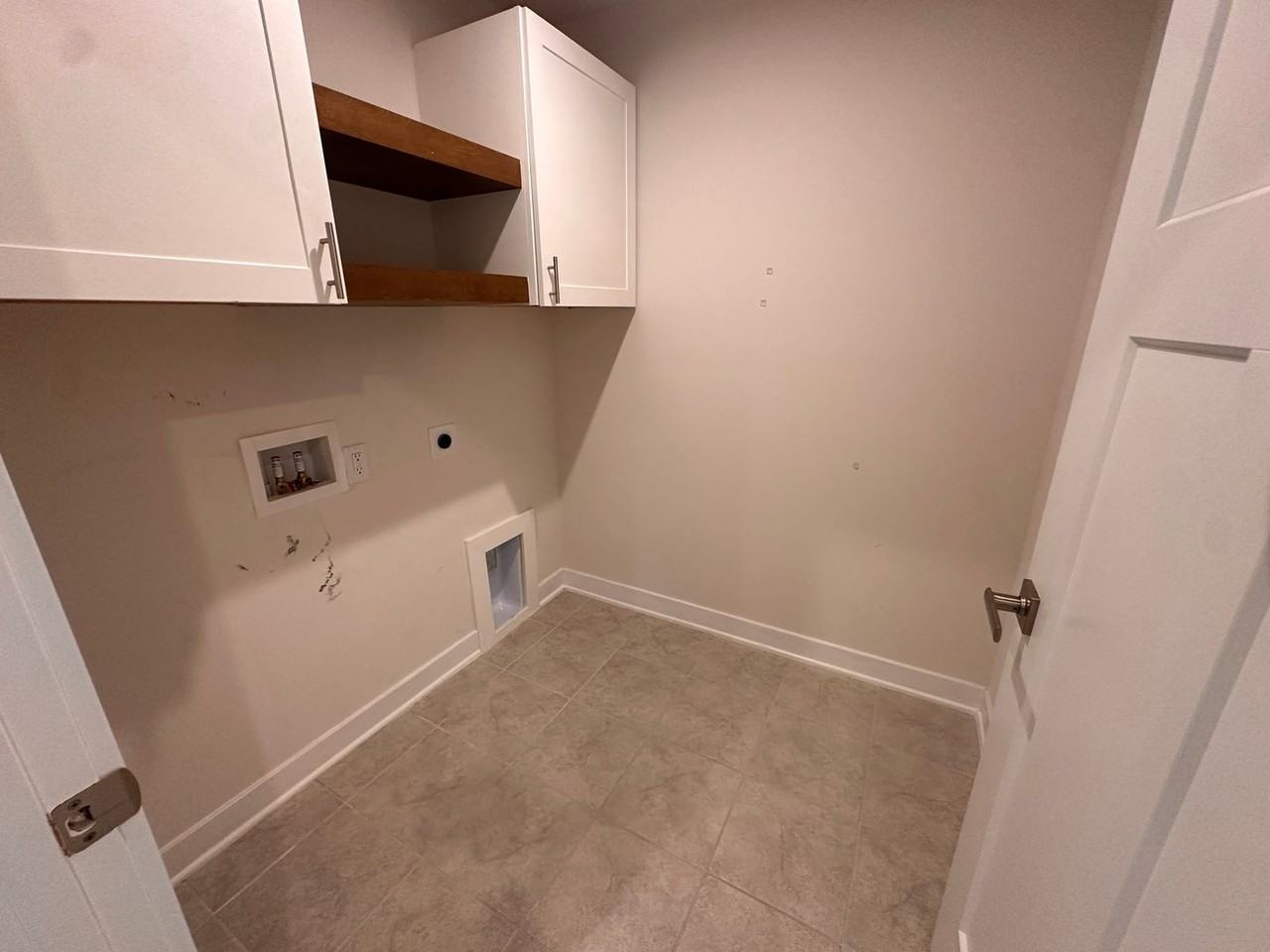 1668 Burtonwood Dr - Photo 5 of 29