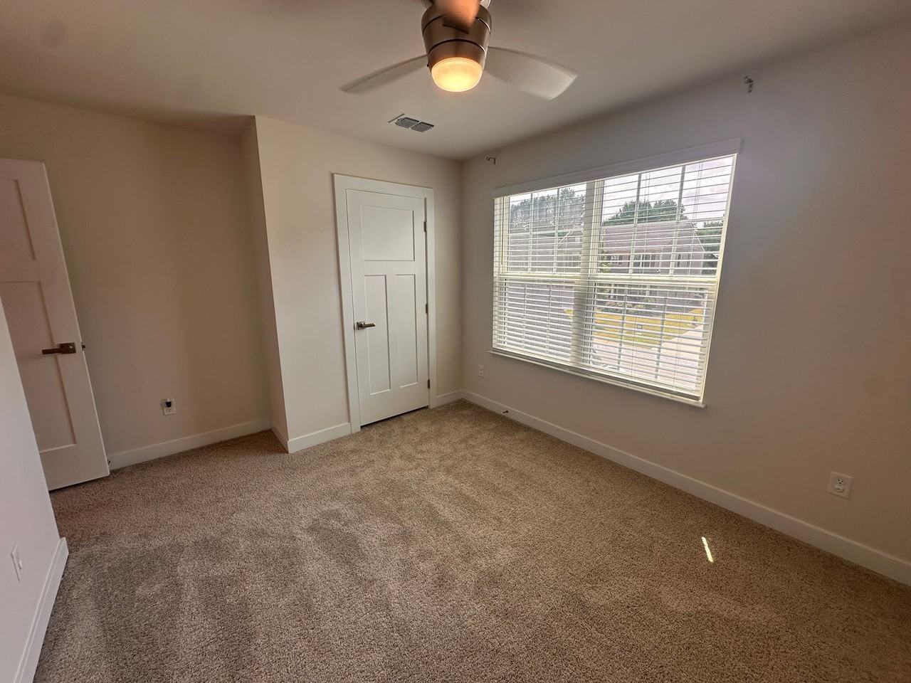 1668 Burtonwood Dr - Photo 6 of 29