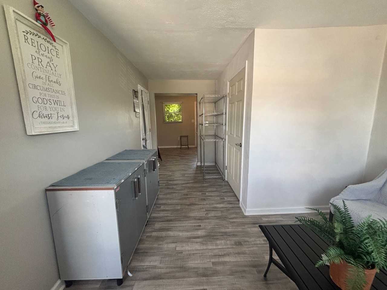 1915 Wallace Ave Ne - Photo 6 of 23