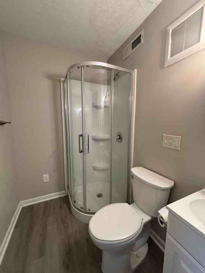 1917 Wallace Ave Ne - Photo 4 of 15