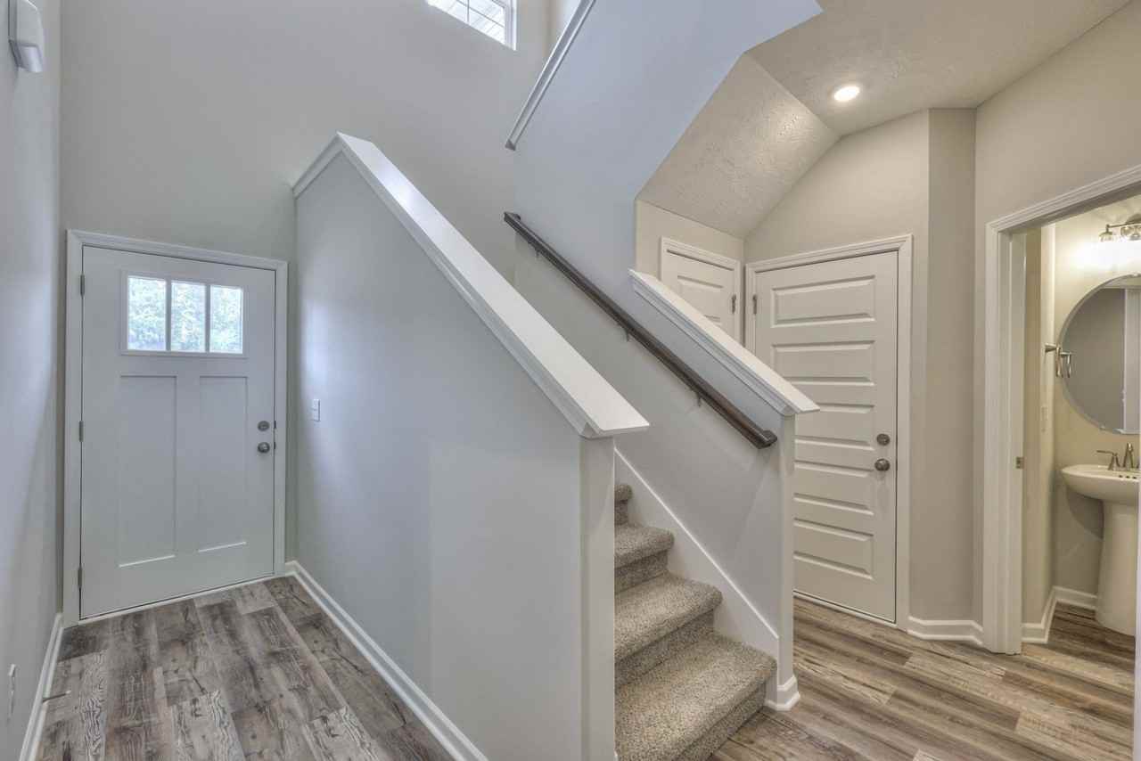 113 Creek Wood Rd - Photo 5 of 35
