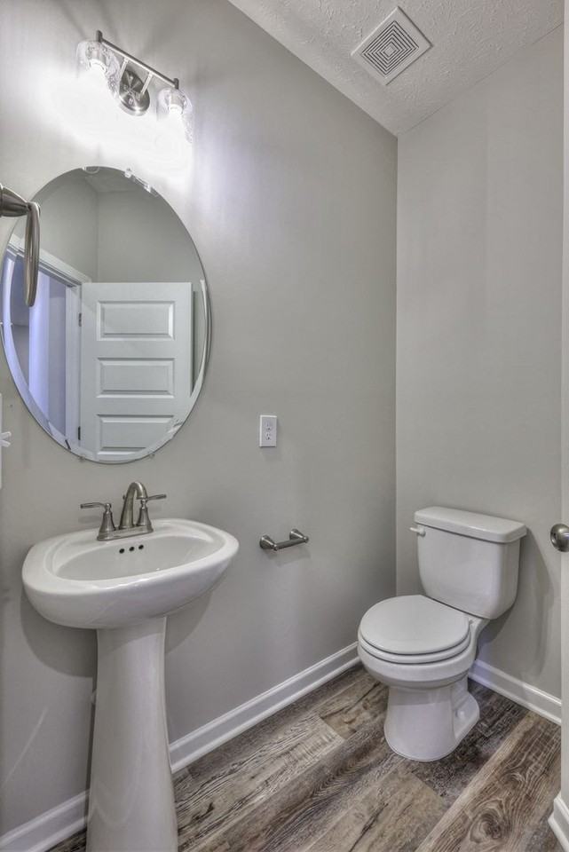 113 Creek Wood Rd - Photo 7 of 35