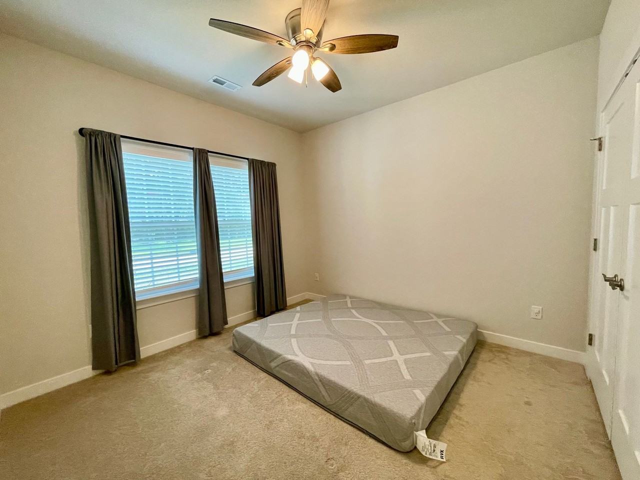 1223 Richwood Ave - Photo 4 of 32