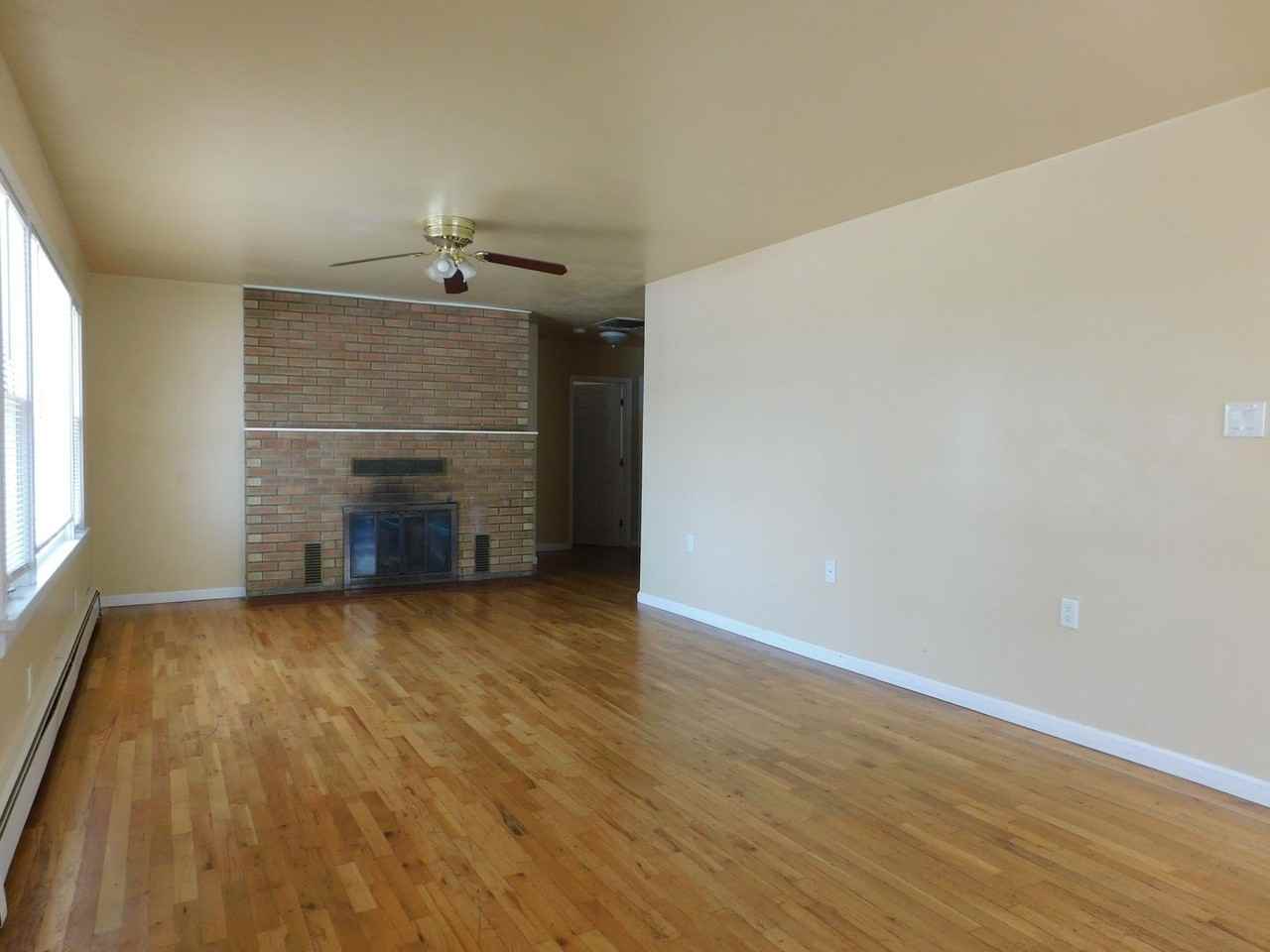1340 Orchard Avenue - Photo 3 of 24