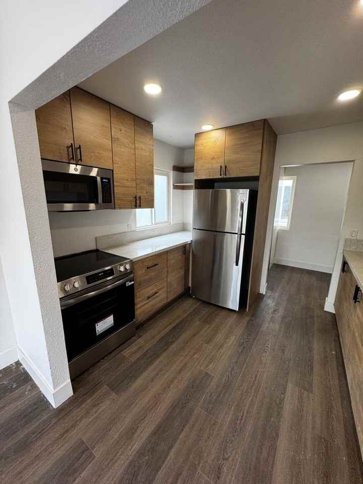4114 46th St - Photo 3 of 9