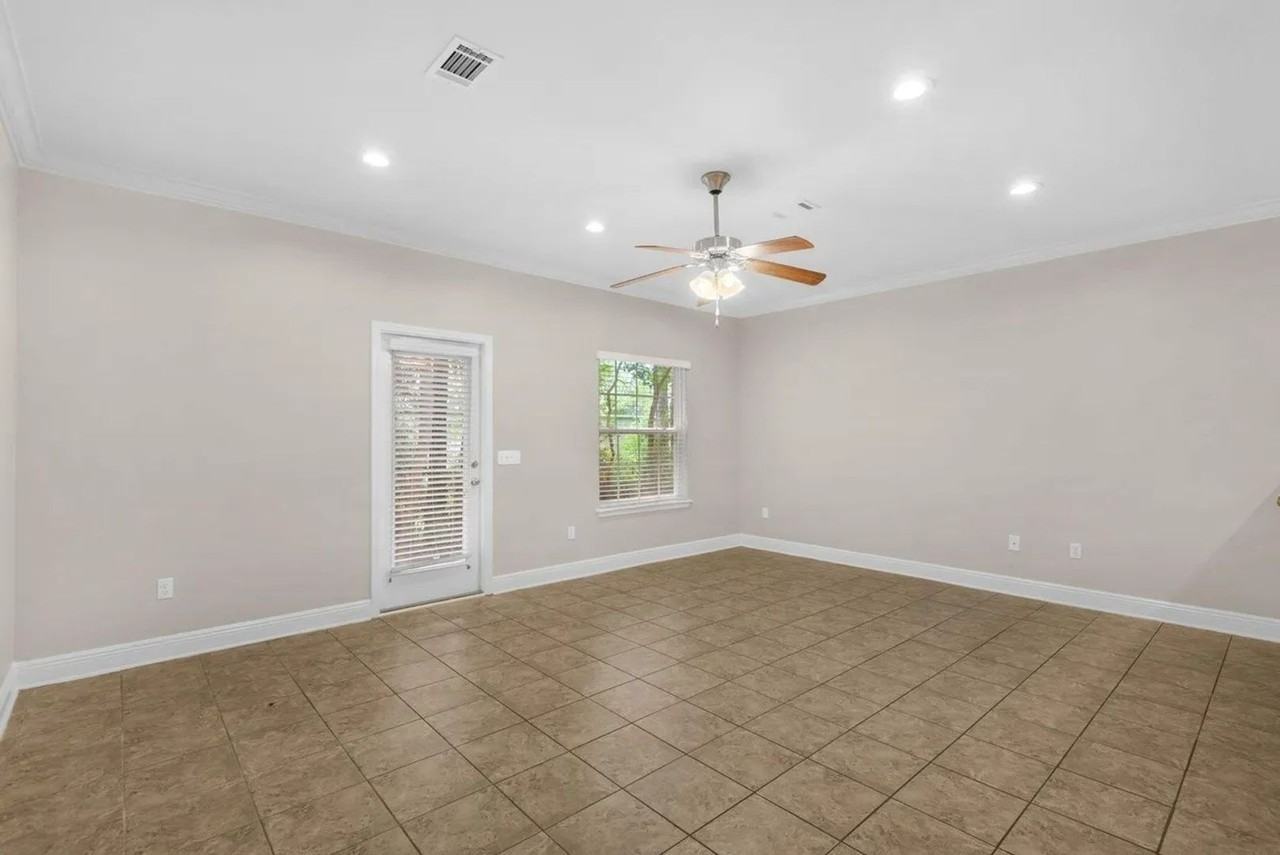 17 W Shady Oaks Ln - Photo 6 of 32