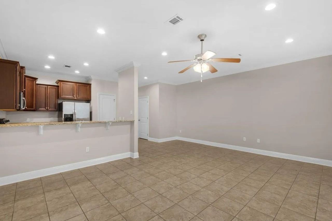 17 W Shady Oaks Ln - Photo 7 of 32