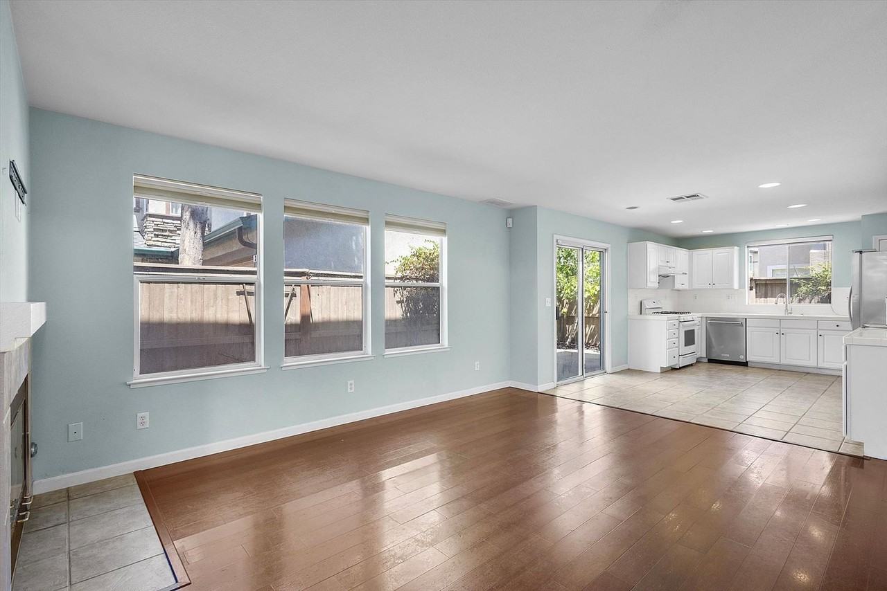 1 Challen Ct - Photo 5 of 20