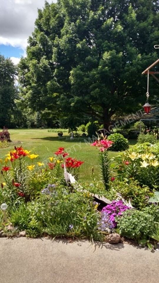 211 N Powell Rd - Photo 2 of 3