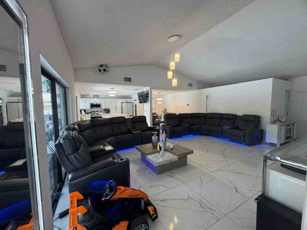 8651 Nw 21st Ct - Photo 5 of 13