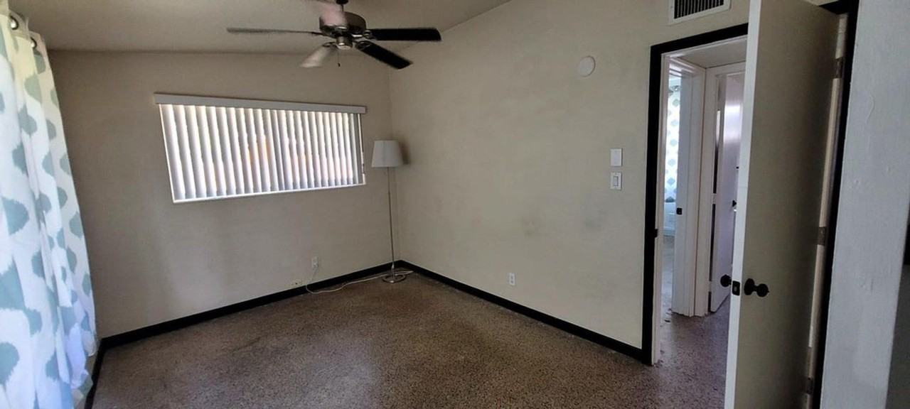 4330 Sw 10th St - Photo 7 of 10