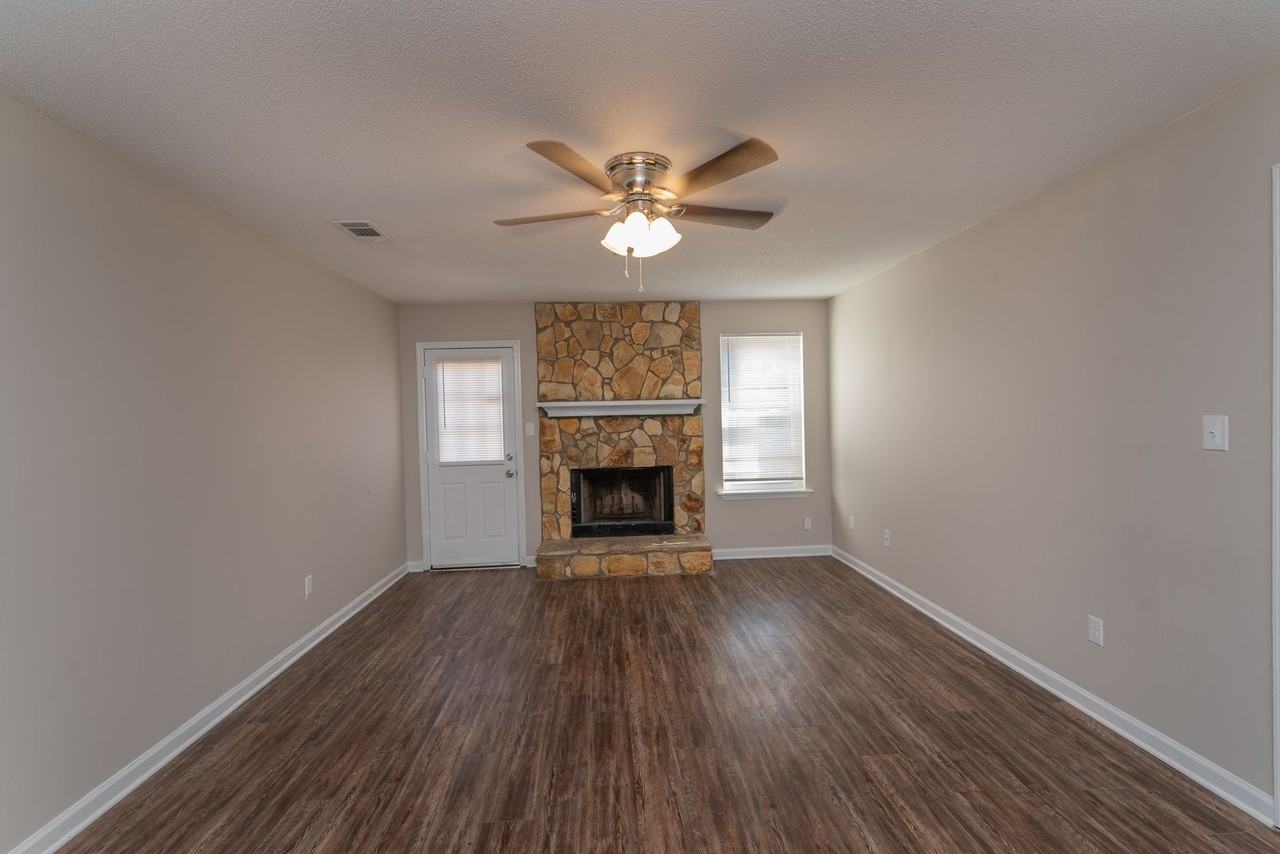 2937 Dahlia Dr - Photo 6 of 36