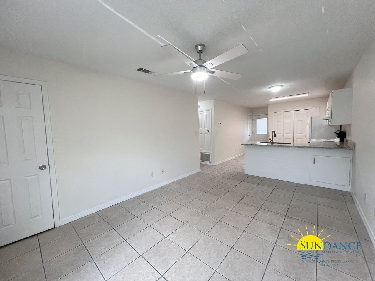 237 Lindberg St - Photo 2 of 12