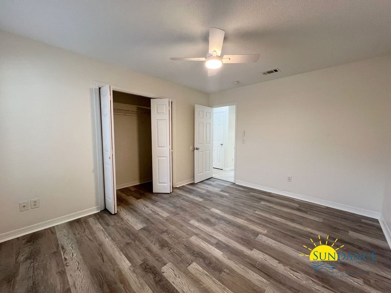237 Lindberg St - Photo 7 of 12