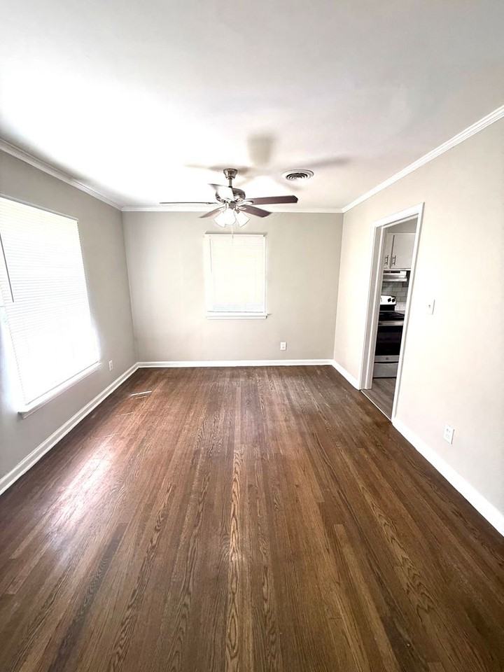 1805 Gillespie Dr - Photo 4 of 15