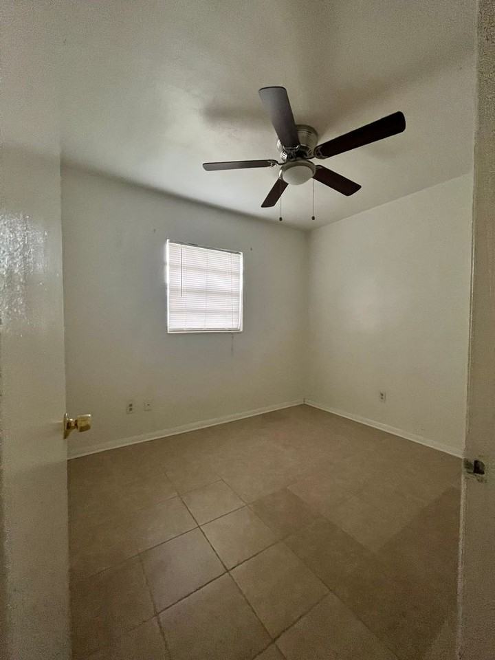 4208 Robbins Ave - Photo 5 of 9