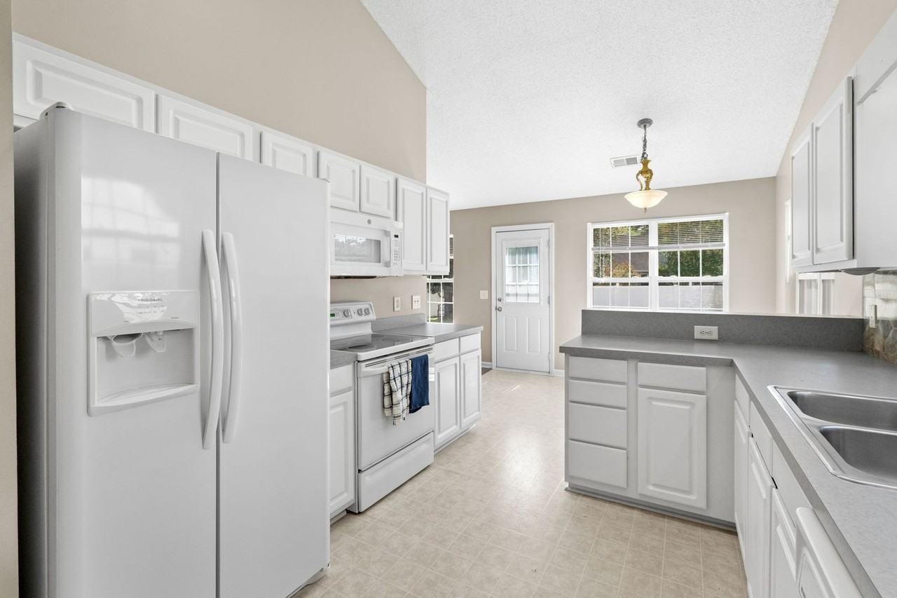 4681 Southgate Pkwy - Photo 2 of 25